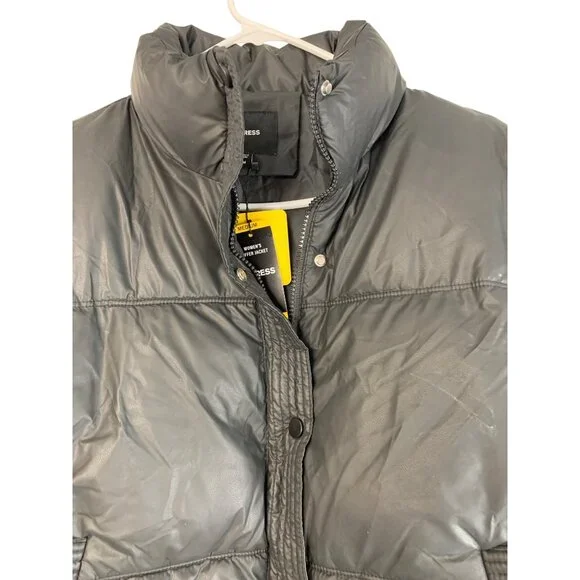 Express Womens Black Medium Puffer Jacket Crop Length NWT $128 - Picture 6 of 10